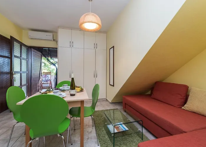 Hrala Апартаменты Привлака